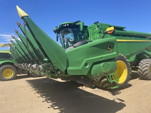Image of John Deere C12R equipment image 2