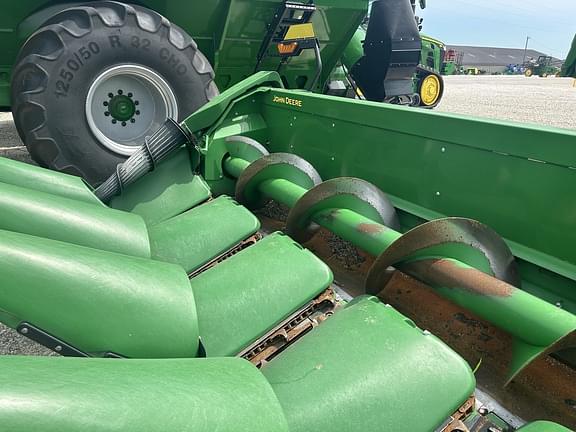 Image of John Deere C12R equipment image 3