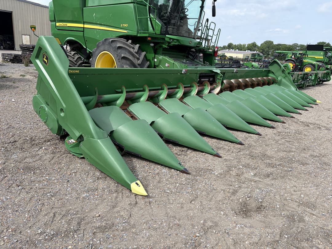 Image of John Deere C12R Image 0