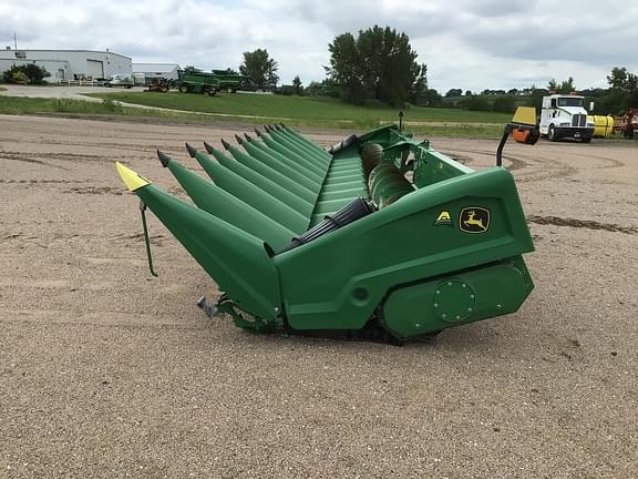 Image of John Deere C12R equipment image 4