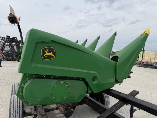 Image of John Deere C12R equipment image 2