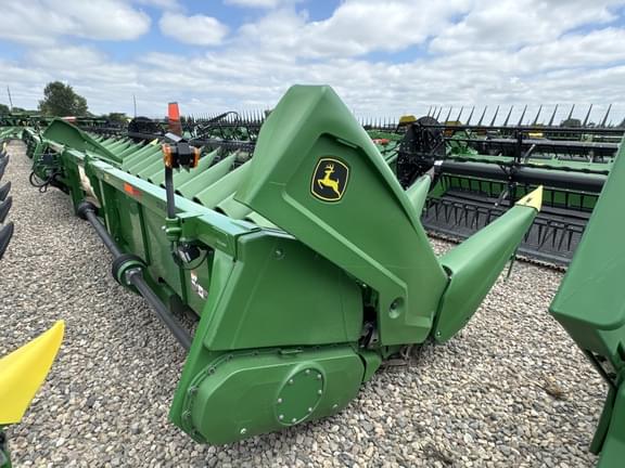 Image of John Deere C12R equipment image 3