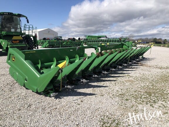 Main image John Deere C12R