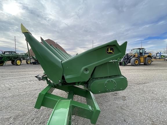 Image of John Deere C16F equipment image 3