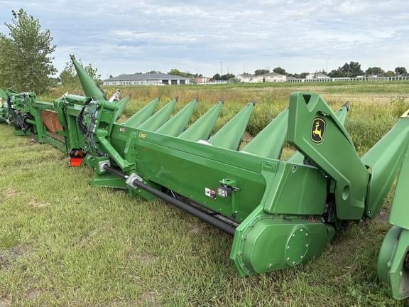 Image of John Deere C16F equipment image 3