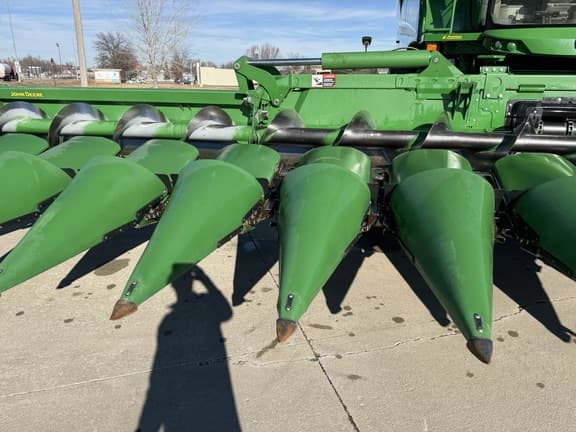 Image of John Deere C16F equipment image 4