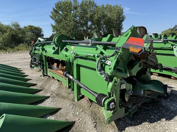 Image of John Deere C16F equipment image 3