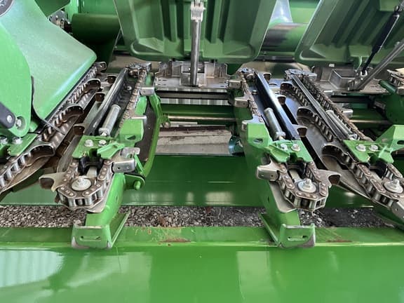 Image of John Deere C16F equipment image 4