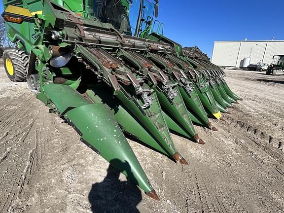 Image of John Deere C16F equipment image 3