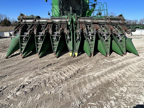 Image of John Deere C16F equipment image 4