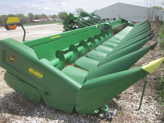 Main image John Deere C16R