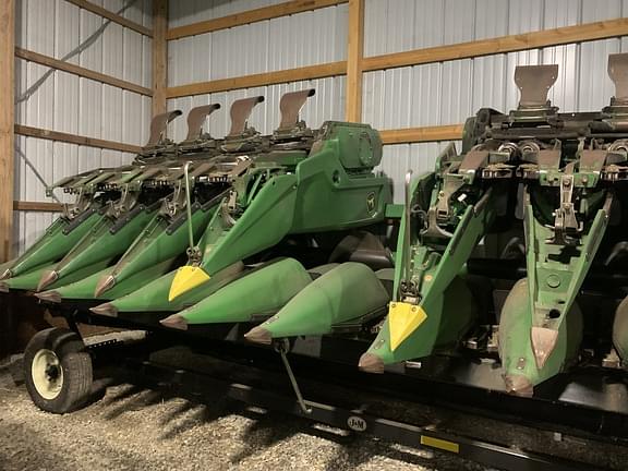 Image of John Deere C18F equipment image 3