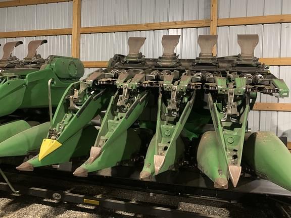 Image of John Deere C18F equipment image 1