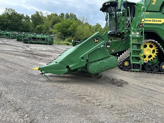 Image of John Deere C18F equipment image 2