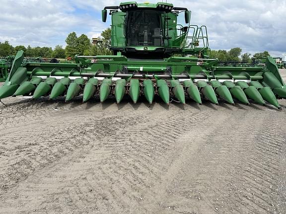 Image of John Deere C18F Primary image