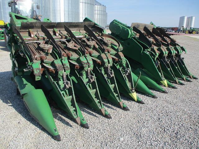 Image of John Deere C18F equipment image 2