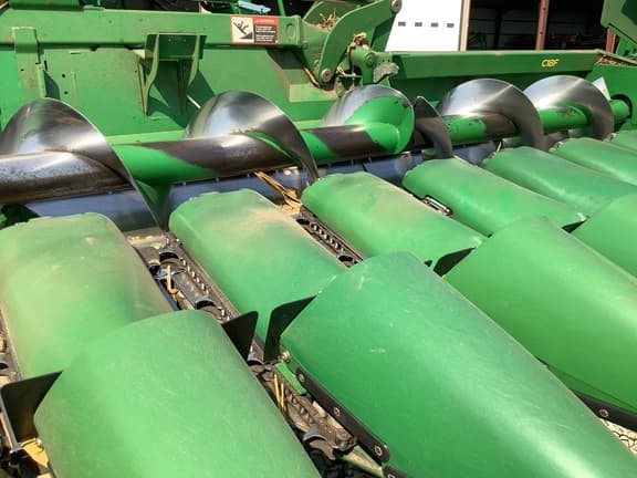 Image of John Deere C18F equipment image 4