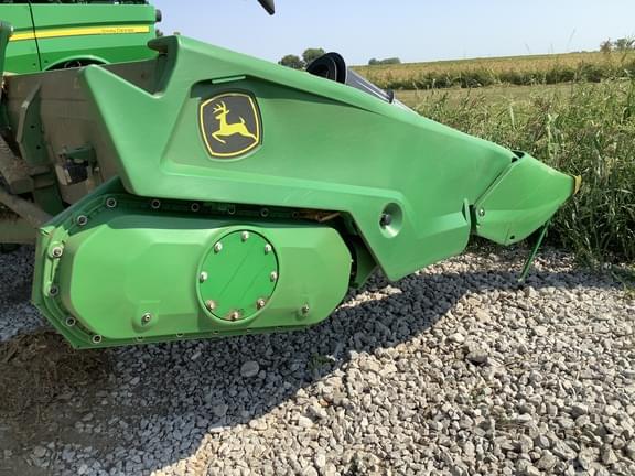 Image of John Deere C18F equipment image 3