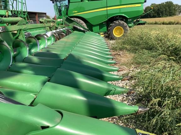 Image of John Deere C18F Primary image