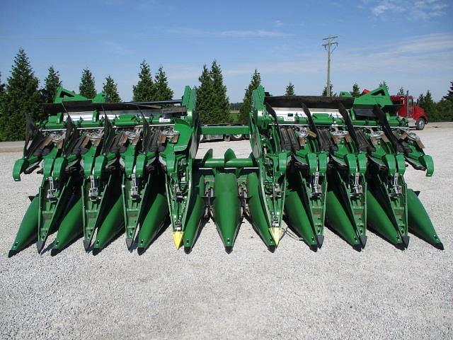 Image of John Deere C18F equipment image 1