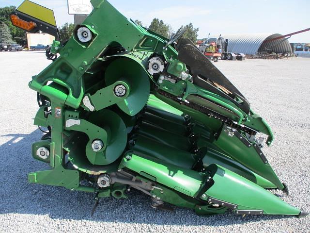 Image of John Deere C18F equipment image 3