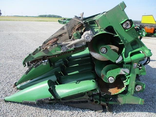 Image of John Deere C18F equipment image 4