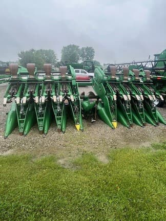 Image of John Deere C18F Primary image