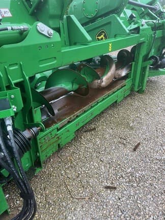 Image of John Deere C18F equipment image 4