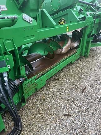 Image of John Deere C18F equipment image 4