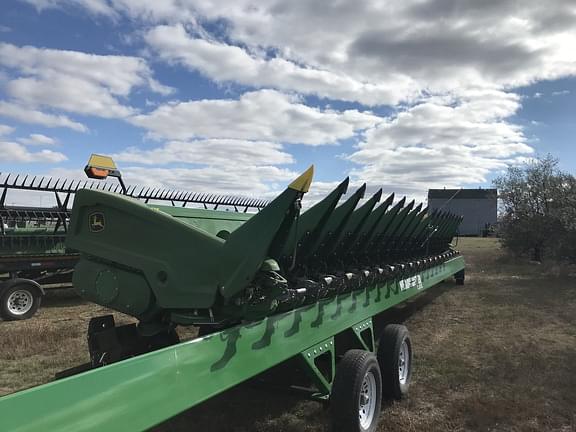 Image of John Deere C18R equipment image 4