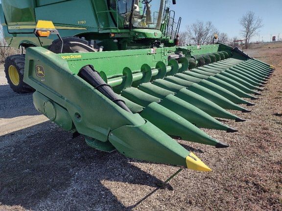 Main image John Deere C18R