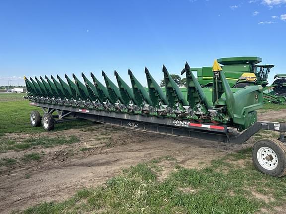 Image of John Deere C18R equipment image 1