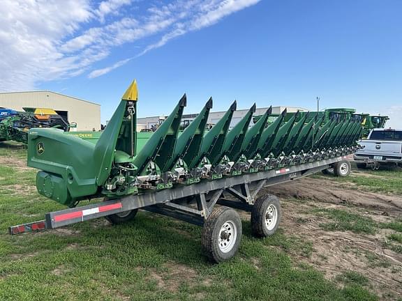 Image of John Deere C18R equipment image 2