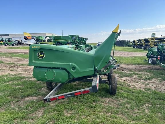 Image of John Deere C18R equipment image 4