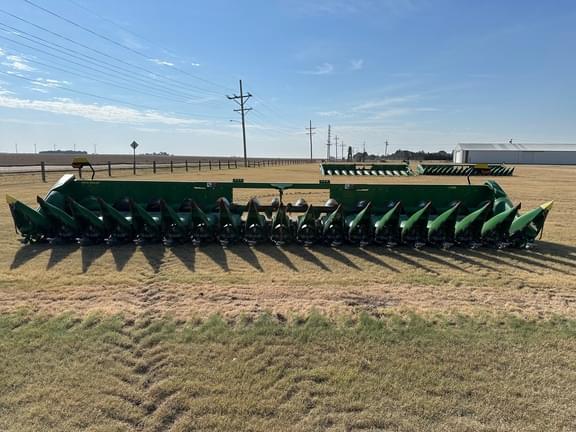 Image of John Deere C18R equipment image 4