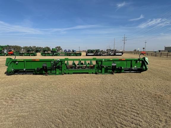 Image of John Deere C18R equipment image 3