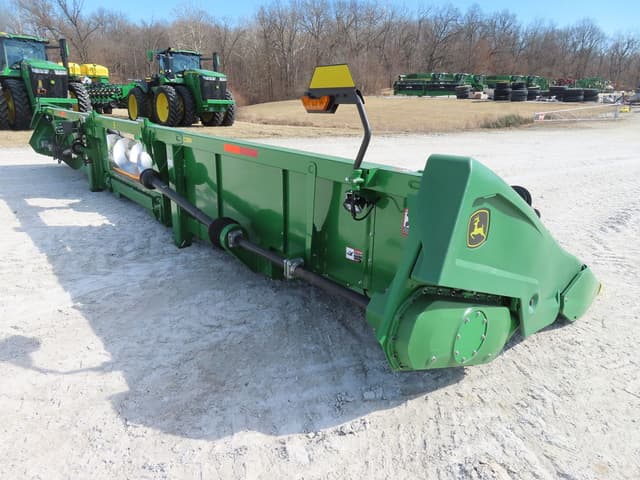 Image of John Deere C18R equipment image 4