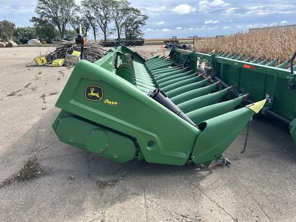 Image of John Deere C18R equipment image 3