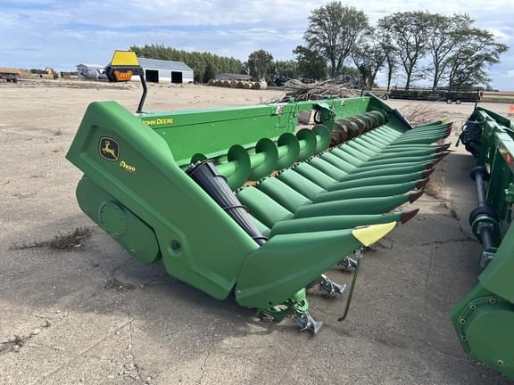 Image of John Deere C18R equipment image 1