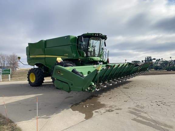 Image of John Deere C18R equipment image 3