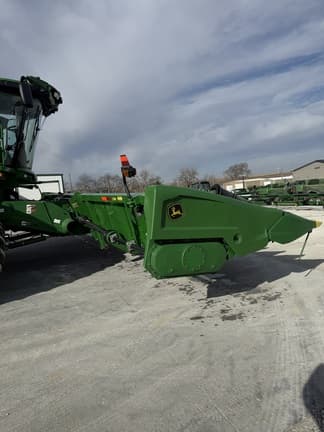 Image of John Deere C18R equipment image 4