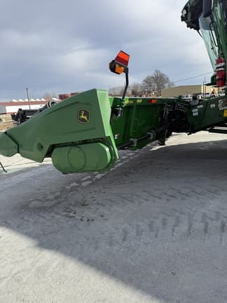 Image of John Deere C18R equipment image 3