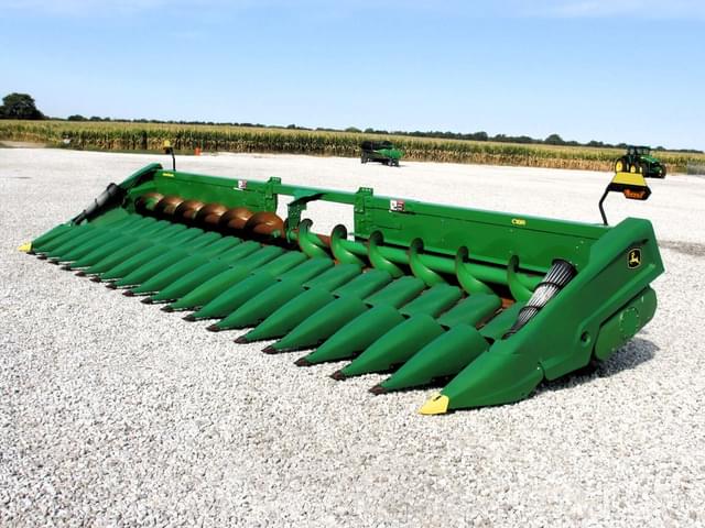 Image of John Deere C18R equipment image 2