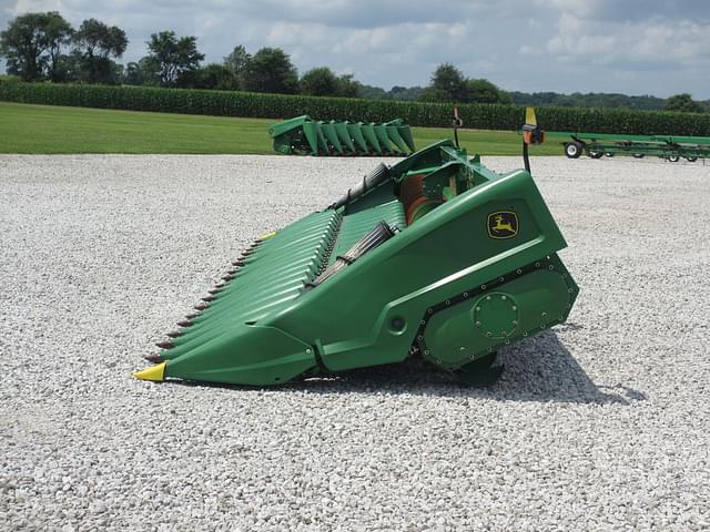 Image of John Deere C18R equipment image 3