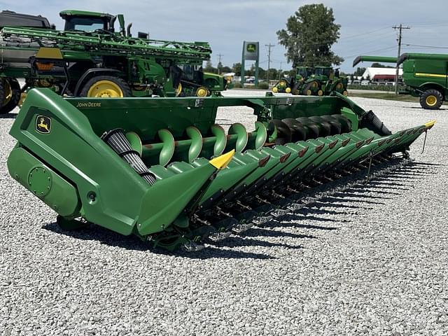 Image of John Deere C18R equipment image 1