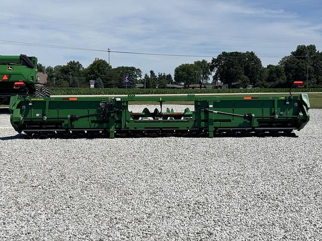 Image of John Deere C18R equipment image 2