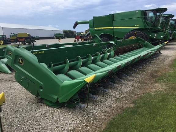 Image of John Deere C18R equipment image 1