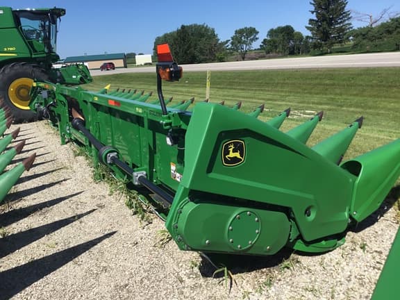 Image of John Deere C18R equipment image 3