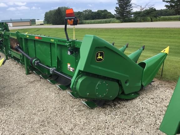 Image of John Deere C18R equipment image 3