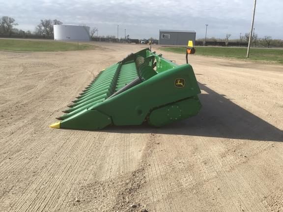 Image of John Deere C18R equipment image 3